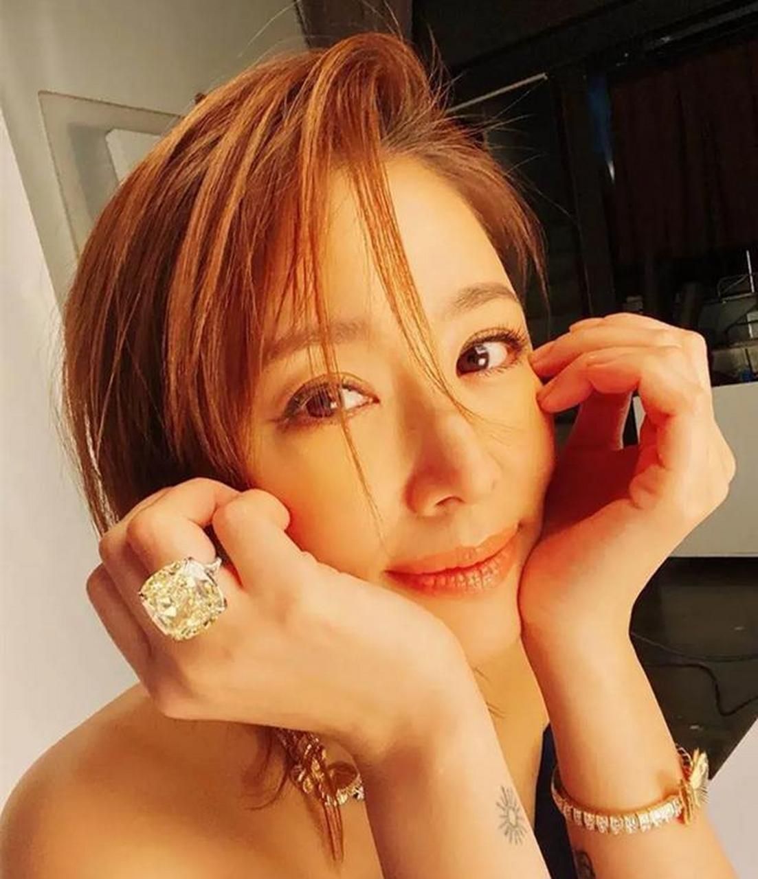 国难当头却一毛不拔的6位明星,个个国内捞金国外花,看看都有谁