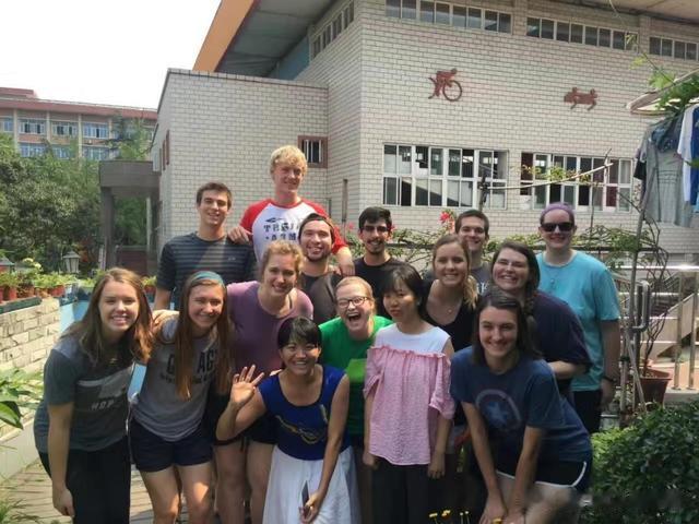 旅行|我川妹子,32岁不结婚不生孩,骑摩托环游全国,一年行36000公里