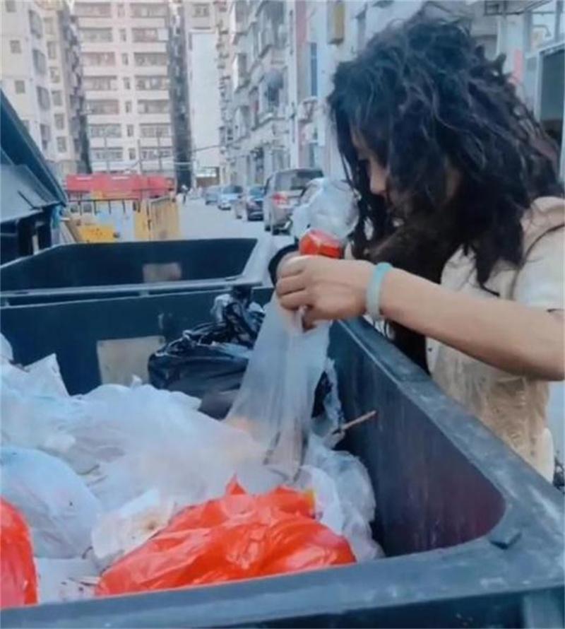 女孩|深圳流浪女:我本科毕业皮肤白皙,宁愿翻垃圾桶为生,也绝不上班