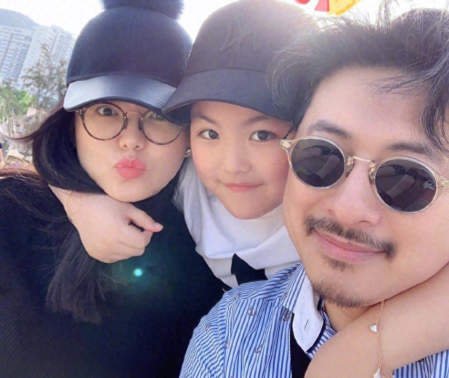 王岳伦谈王诗龄减肥原因,称很佩服女儿的毅力,妈妈李湘也获赞