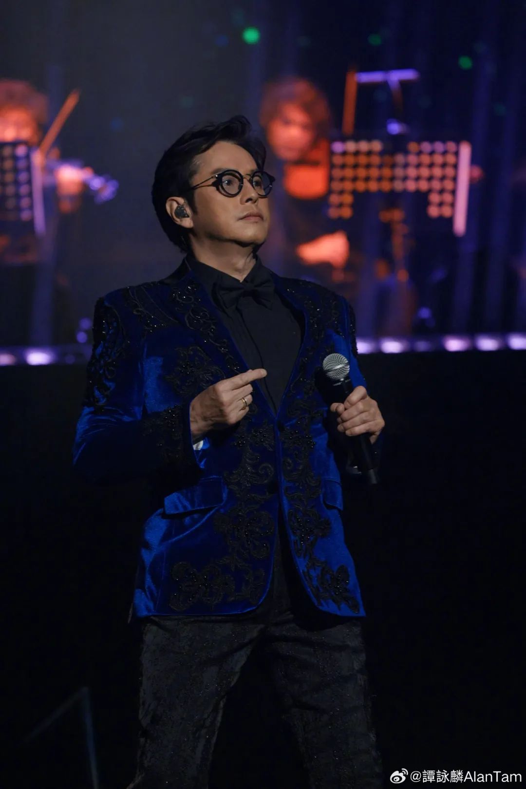 73岁谭咏麟跑步打卡，坚持运动，自嘲永远25岁