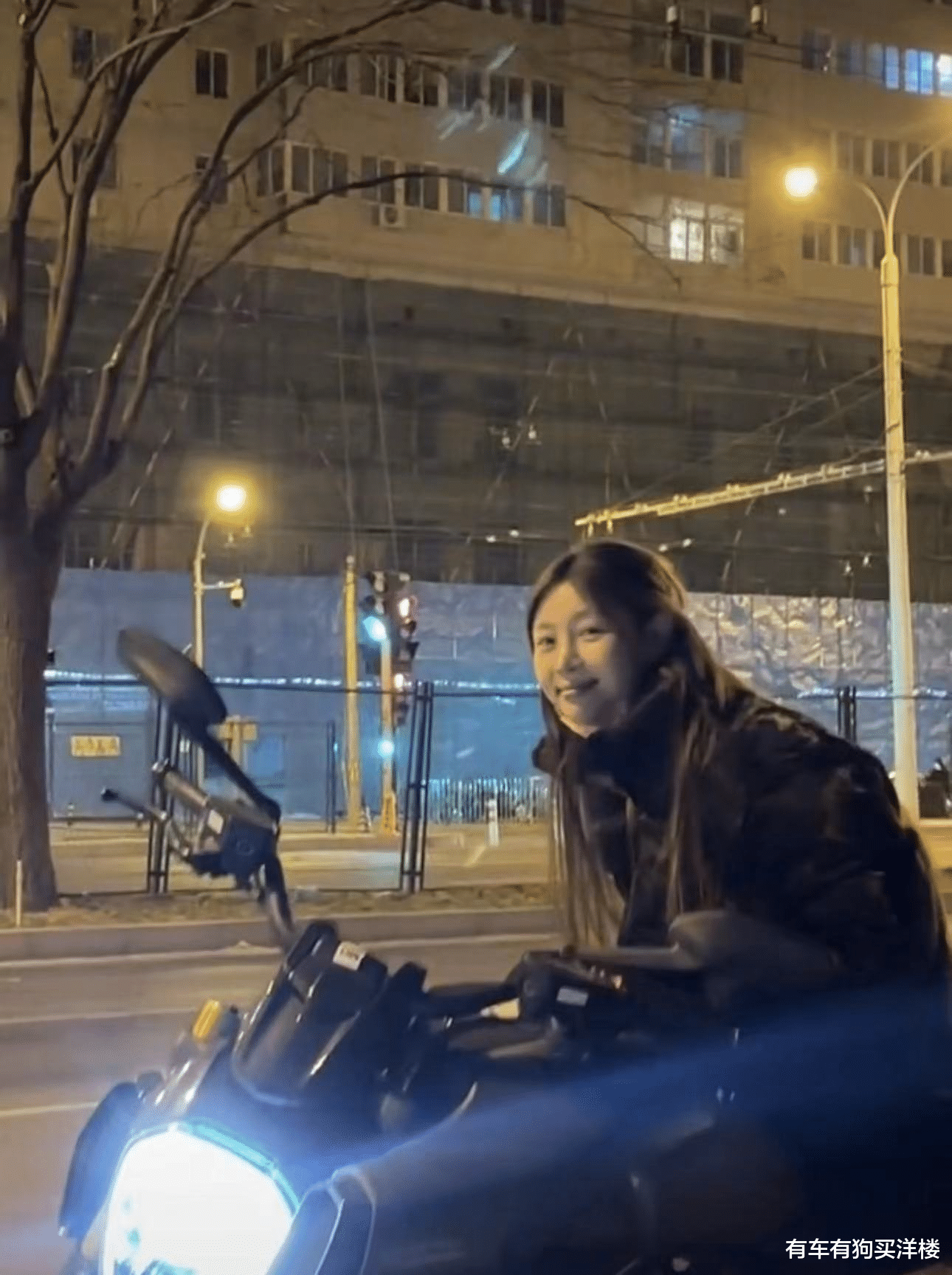 秦奋|太乱!好友扒痞幼黑历史,在韩国做过外围,与男友儿子谈过恋爱!