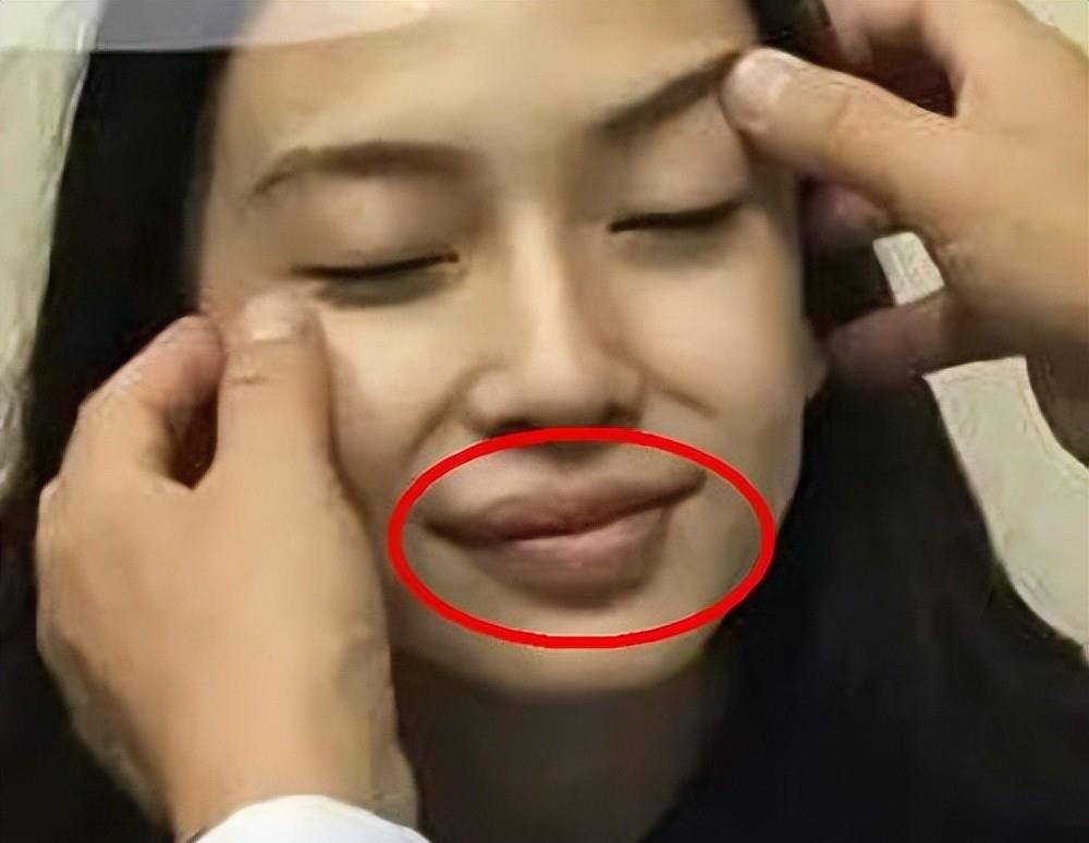 明明“歪瓜裂枣”,却能“美若天仙”的9位女星,都是怎么整的?