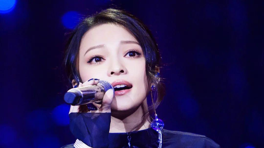 张韶涵|“狼母亲”姜柔伊：毁了张韶涵事业，吞下上亿资金，世间少有