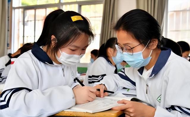 高考|毕业后才明白,公办专科和民办三本差的不是一星半点,好在没选错