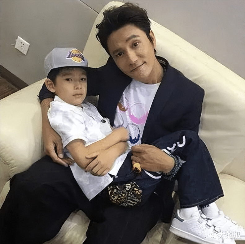 陈坤21岁的儿子晒出劳斯莱斯豪车，面相浮现生母基因，陈坤回应了