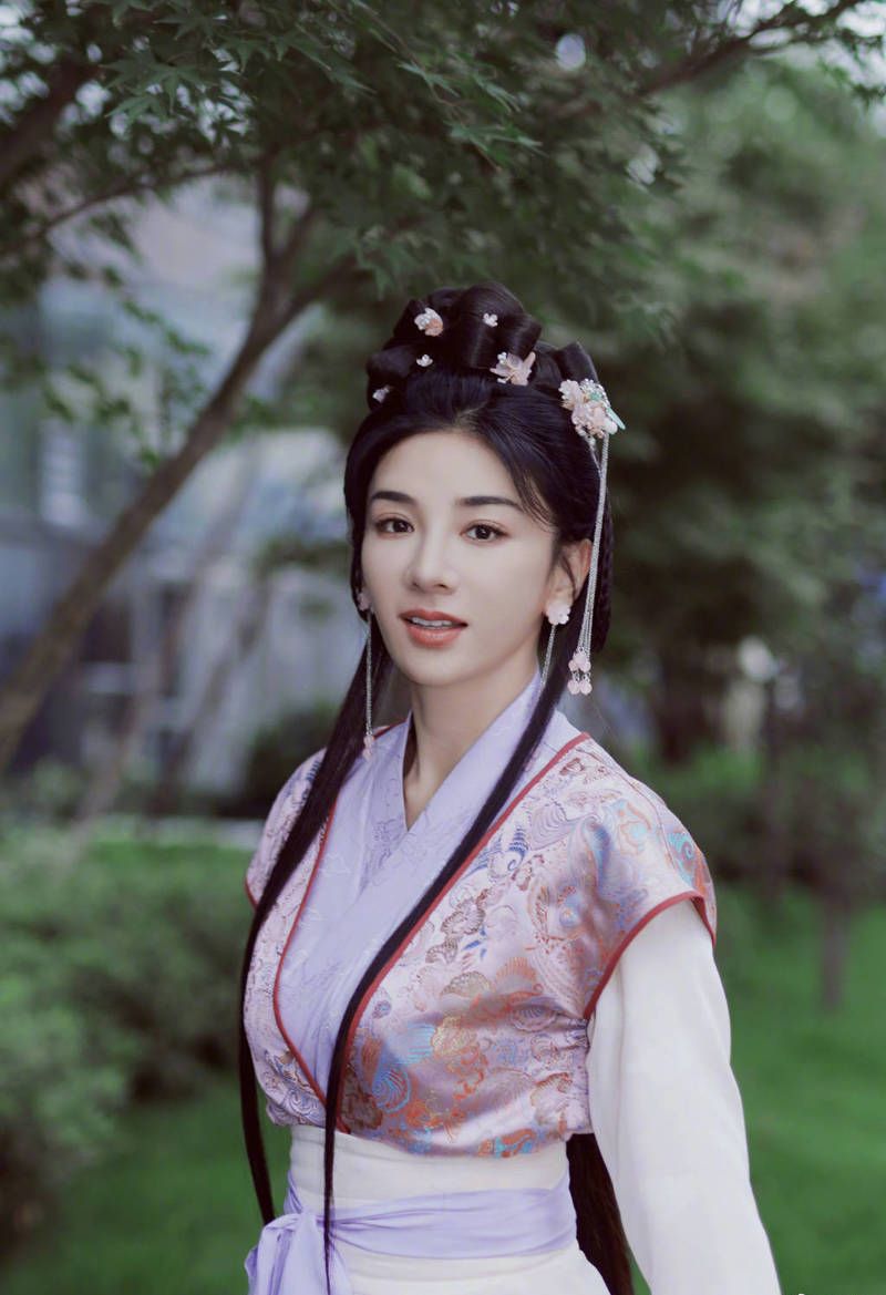 黄奕时隔23年再扮李玉湖灵巧依旧 网友感叹回忆杀