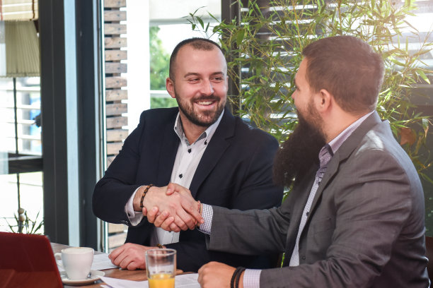 打造职场领袖品质:成功人士必备的5个特质