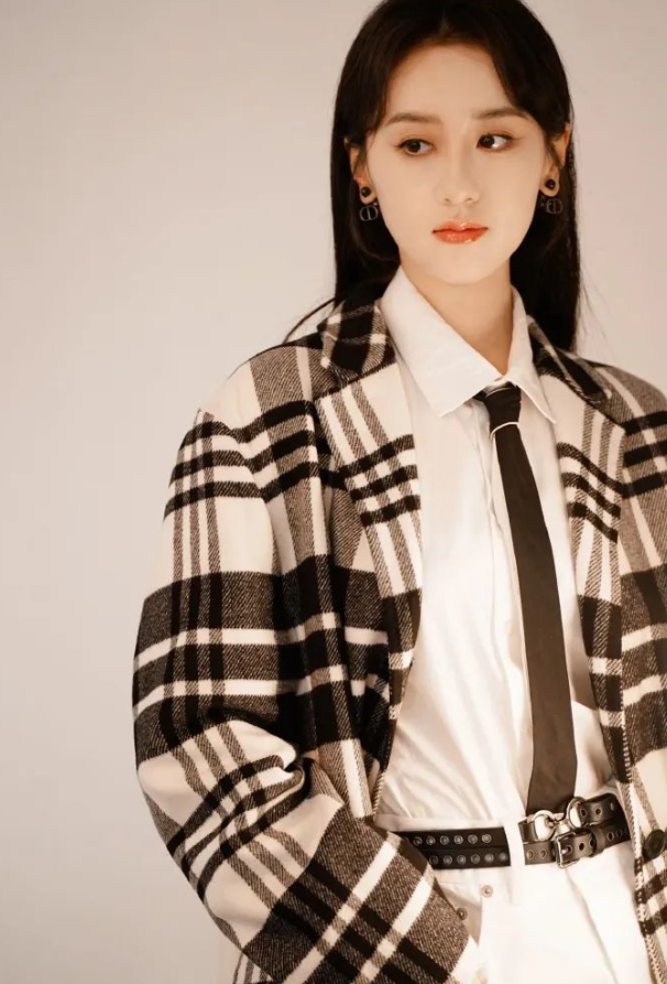 彻底凉凉!袁冰妍偷税漏税,多家卫视删除相关动态,作品已被除名