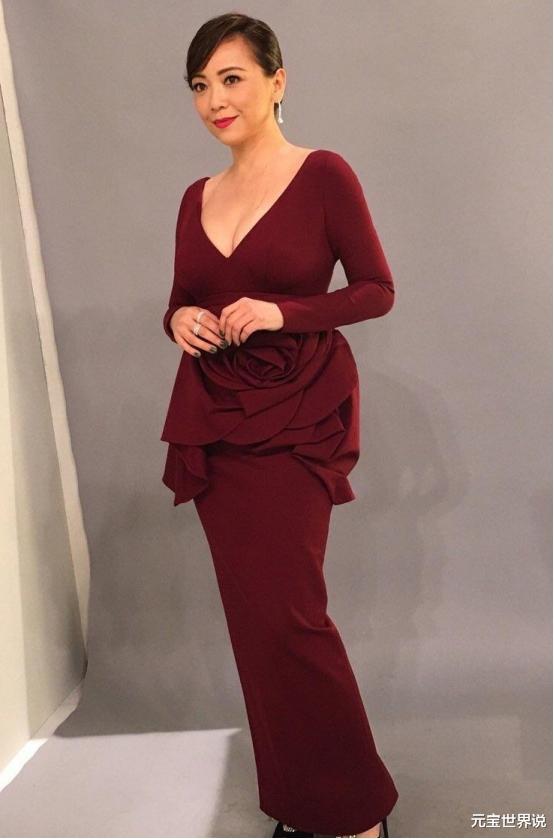 邓萃雯:情错万梓良,爱上已婚的江华,负债、被封杀,50岁逆袭