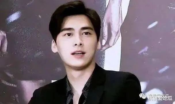 肖战爱玩地下恋?李佳琦付鹏领证?丞磊张凌赫不合?李易峰直播复出?