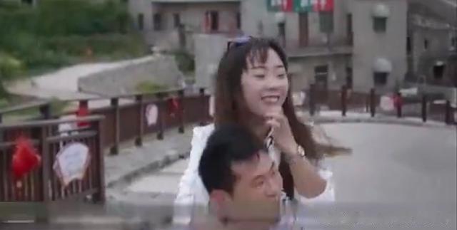 95后女卡车司机:15岁因6000元被卖,两婚两离后被奥斯卡导演选中