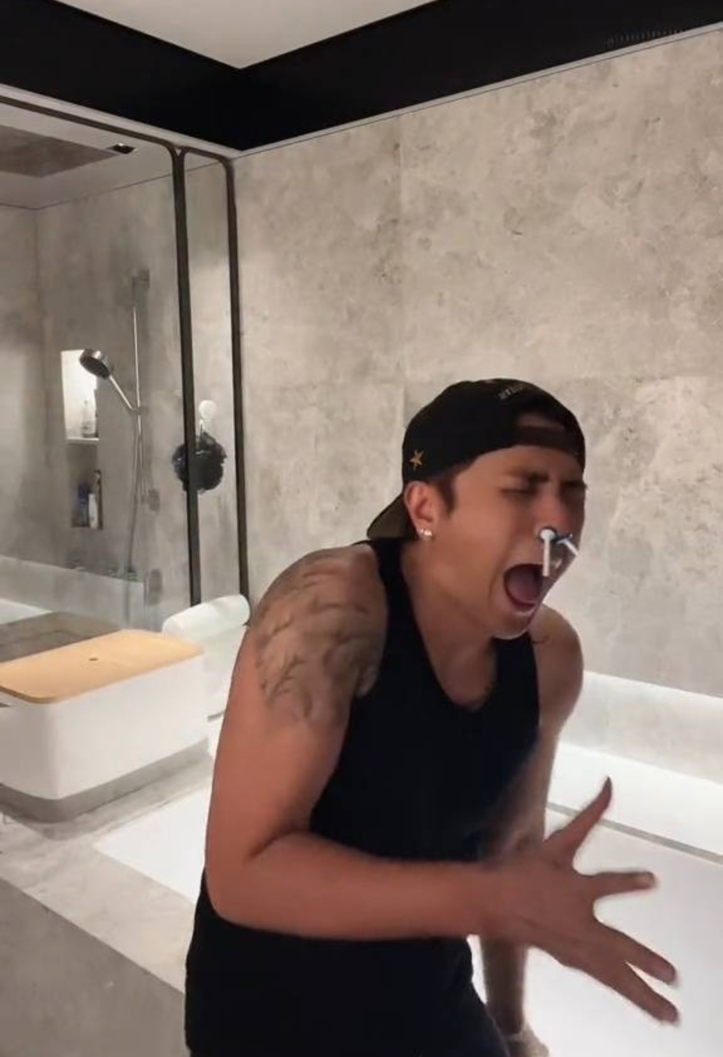 陈奕迅|曝罗志祥周扬青疑复合，男方刮腋毛上热搜，意外暴露女方同款手镯