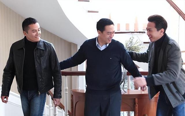 他是张嘉译的亲表弟,被表哥用11部戏带红,如今登上央视走红放大