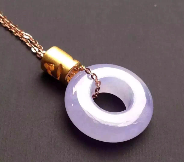 翡翠|绿肥红瘦,浮翠流丹,五彩缤纷的翡翠藏着怎样的四季风情?