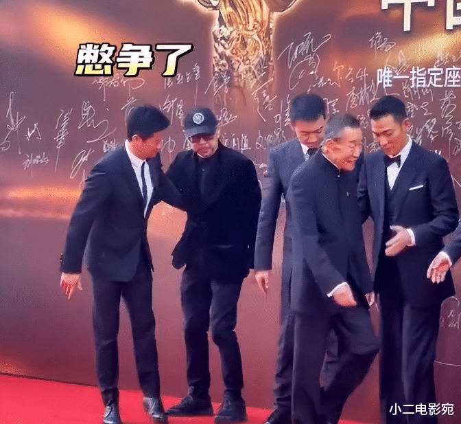 章子怡|华表奖后台，章子怡在圈内“资本”的地位被展现得淋漓尽致