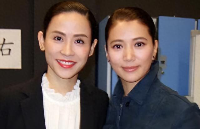 都不是善茬？结婚22年后，张智霖和袁咏仪的遮羞布，再也盖不住了