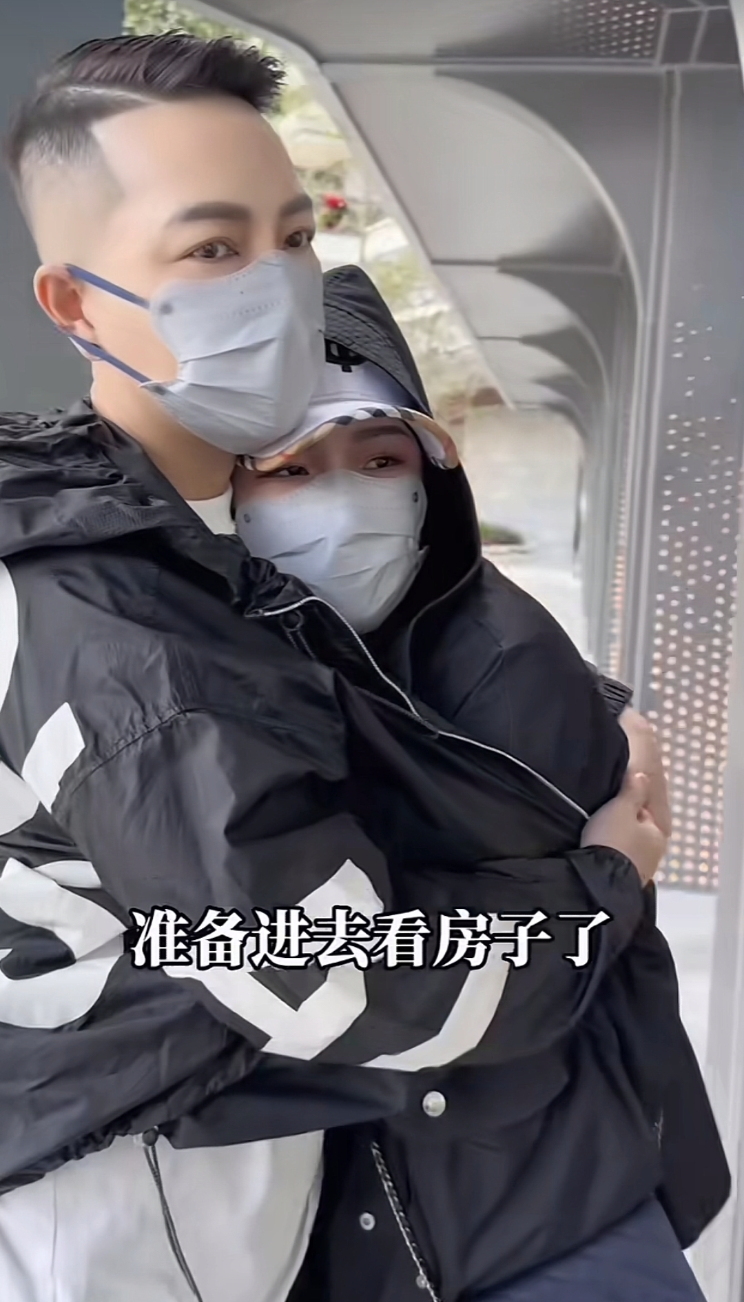 黄宗泽|同性恋富婆开劳斯莱斯参加发布会,港星黄宗泽胡定欣惊艳助阵