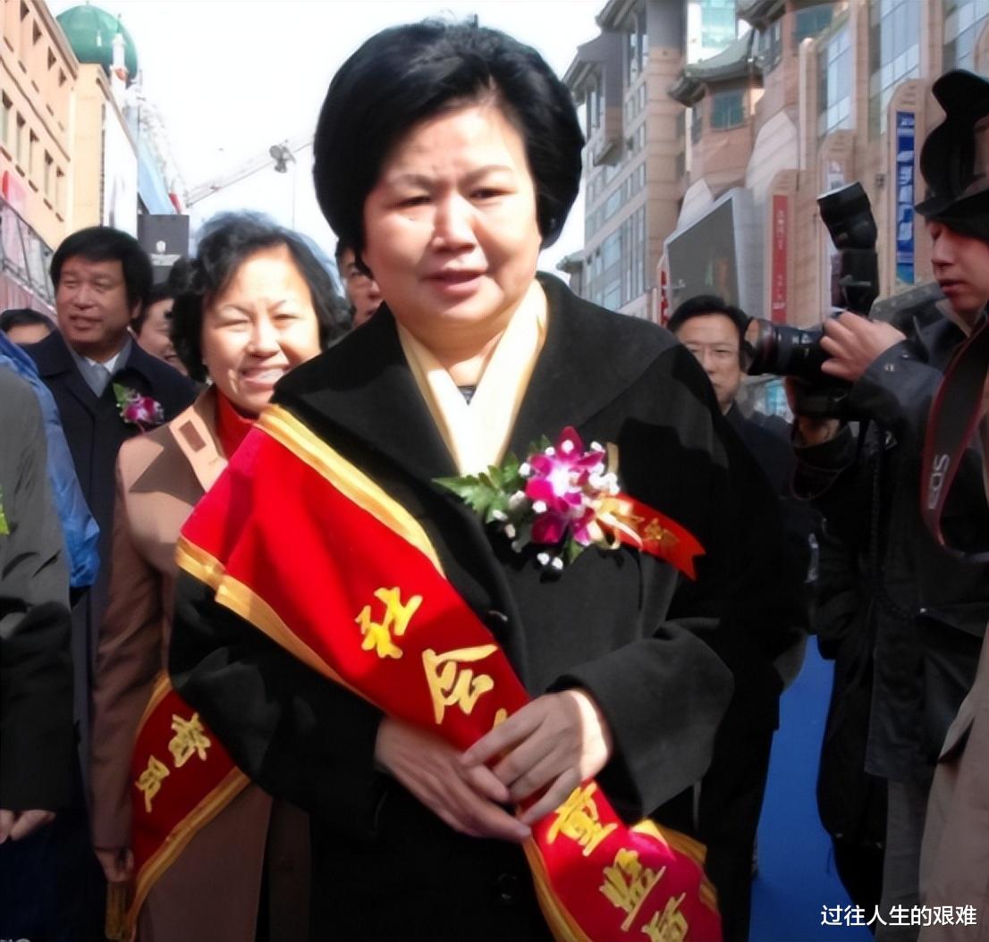 邢质斌|央视主持邢质斌：28年0失误，退休后被疑“晚节不保”，她做了啥