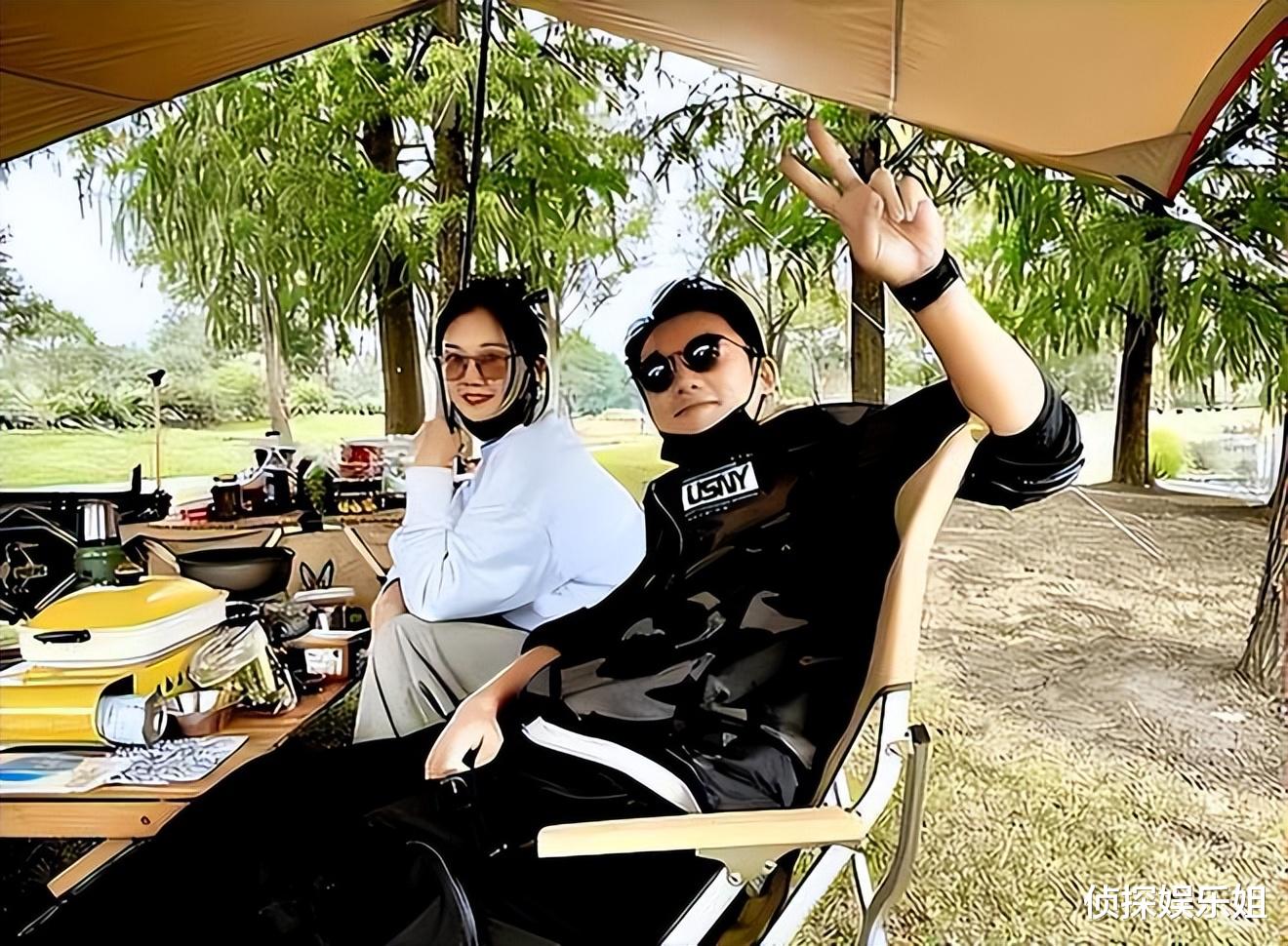 郑恺老婆分享2023幸福时刻，一家九口全家福曝光，三代同堂好有爱