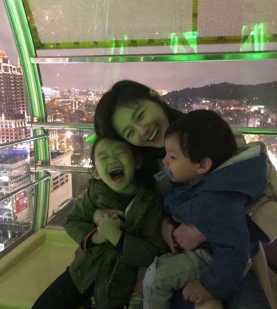 大S|大s不执着抚养费，嫌汪小菲看娃太勤影响生活！再婚要兼顾的更多