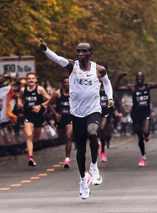 基普乔格如何称霸长跑？一个简单动作带来2%的提升！