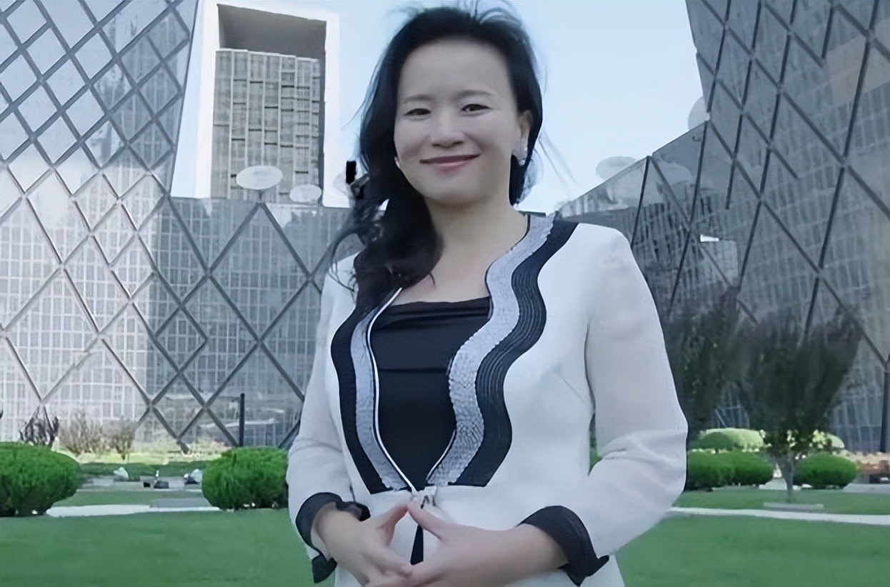 央视第一间谍主持人成蕾,潜伏央视20年,因一句口误暴露间谍身份!