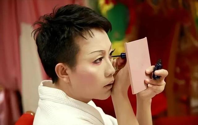 李玉刚|李玉刚,被时代“抛弃”的时候,连声招呼都不打!