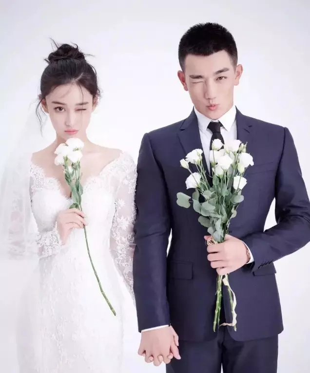 张馨予|张馨予收入六千万,爱上工资五千的何捷,何捷父亲:戏子不适合