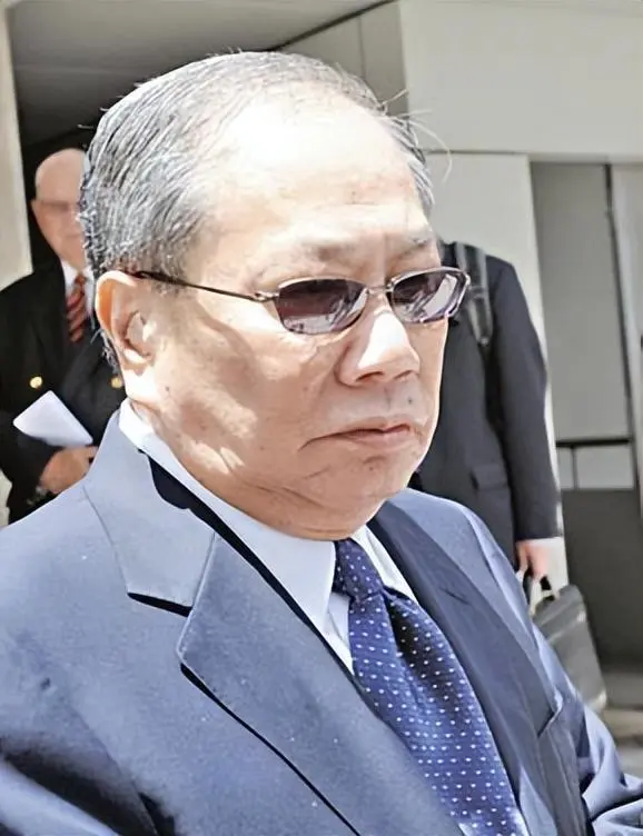 《金手指》:不忍吐槽,但剧情角色摆在那里,实在是不吐不快