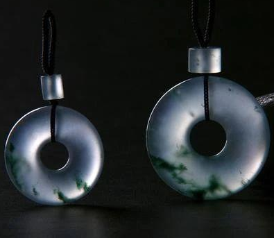 飘花翡翠|翡翠飘花和飘绿大不同