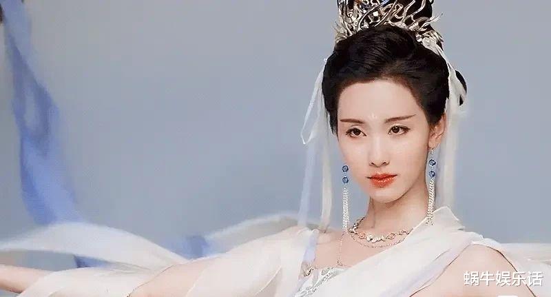 化妆师|陈都灵为了白鹿压妆?分析《长月烬明》妆容争端,化妆师也回应了