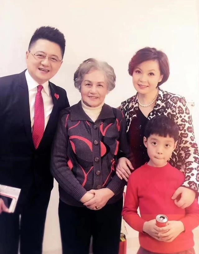 周冰倩|38岁冒生命危险生下儿子离婚,唱《真的好想你》的周冰倩怎么样了