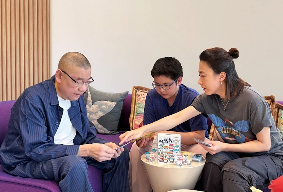 700亿富婆甘比首谈婚姻生活:每天六点起床,忙到凌晨一两点才睡