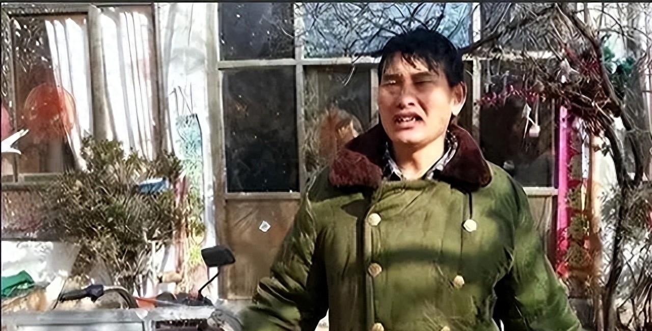 善恶到头终有报！遭到老大爷堵门的大衣哥朱之文，已经活成了一个笑话