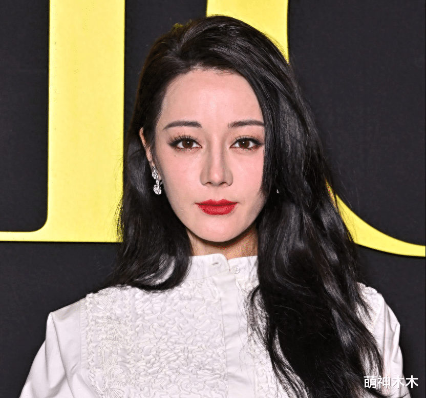 大瓜来了！圈内人曝黄景瑜二婚，热巴邀请函称呼已经变成了夫人