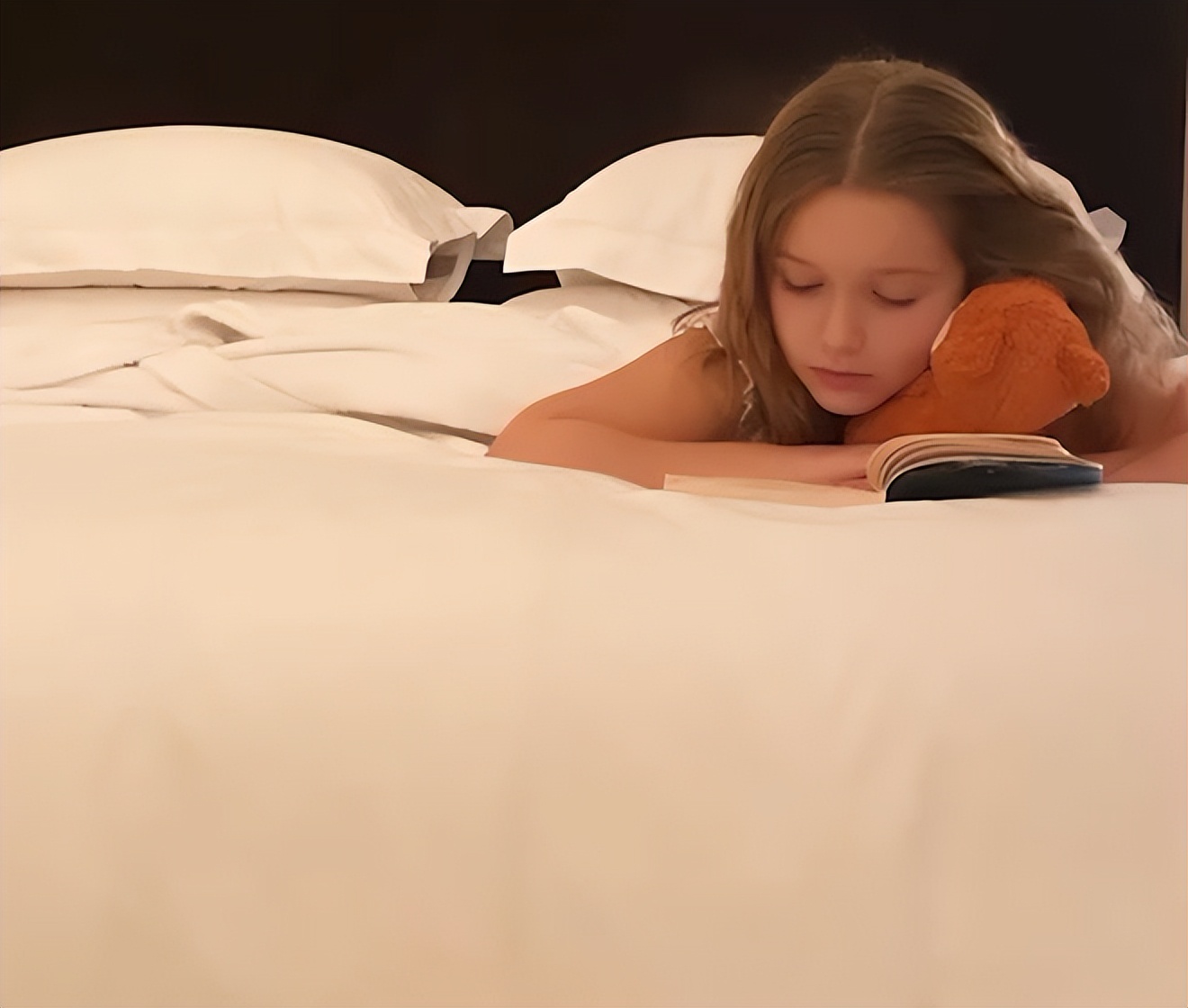 贝克汉姆全家为爱女庆12岁生日,小七又瘦又美,身高超过妈妈