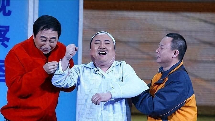 冯巩|被判入狱至今仍在服刑！他搭档冯巩春晚爆红，后却成百万诈骗犯
