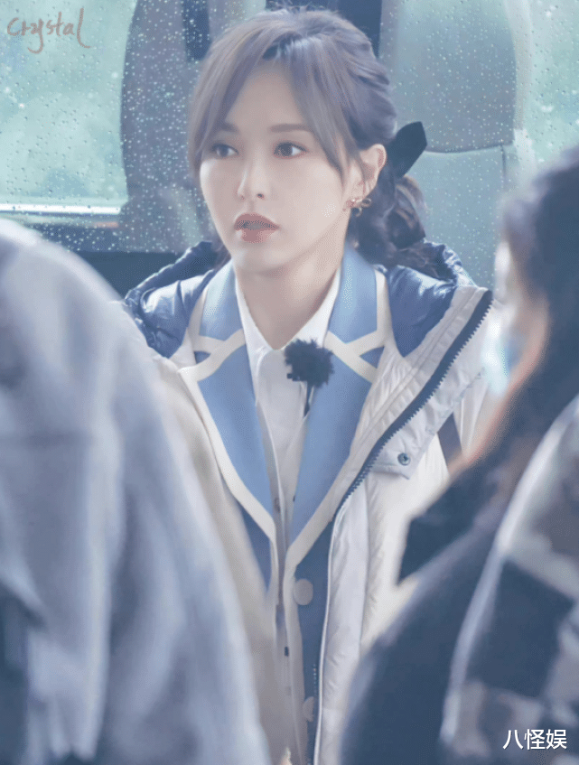 胡歌|感情好好！唐嫣父亲带外孙探望胡歌一家，小小糖扎丸子头好可爱