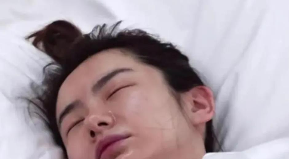 镜头前美若天仙，而真人黑瘦干瘪，这7位“上镜脸”的女星反差好大