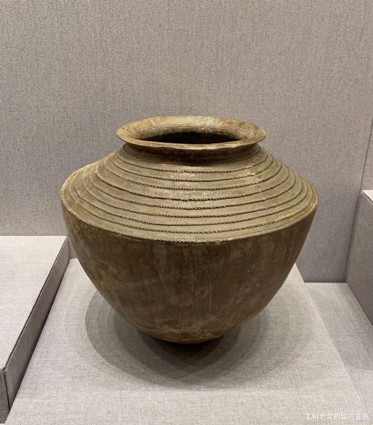 |故宫陶瓷馆:不可想象,商代就有了原始青瓷