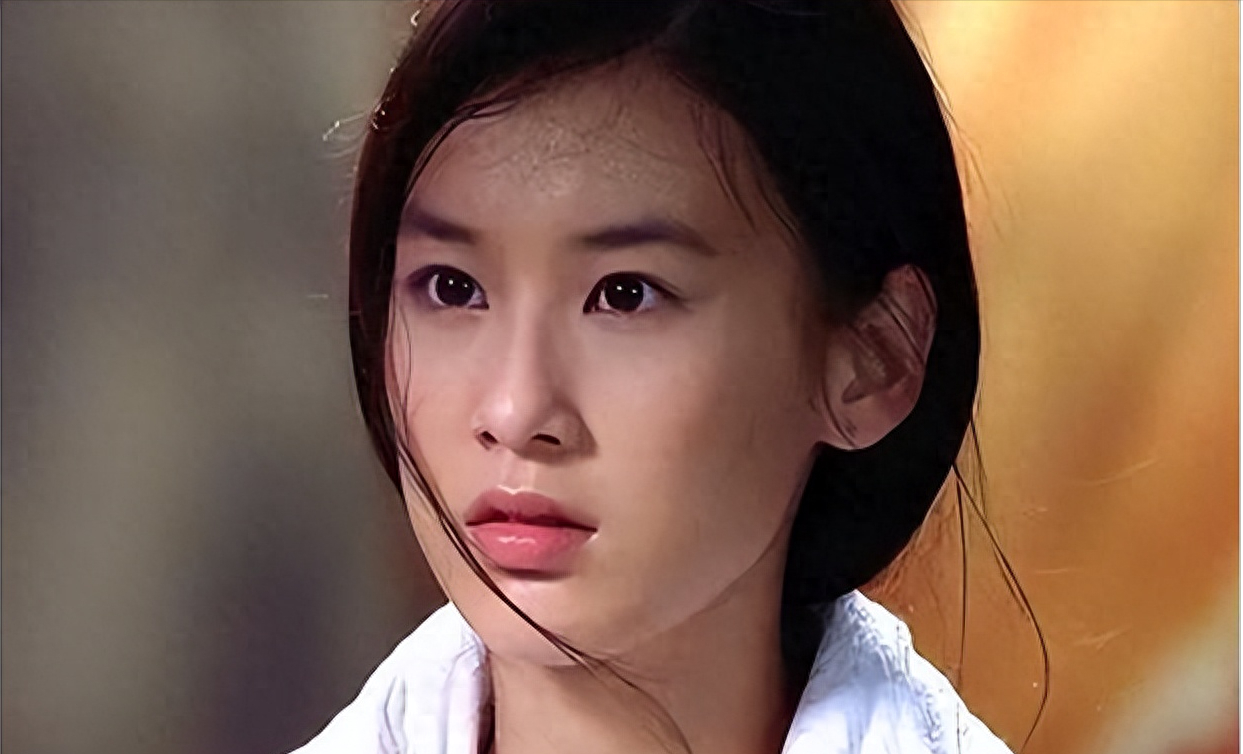 藏了8年才公开身份，一年两亿零花钱，她的故事远比你想得更精彩