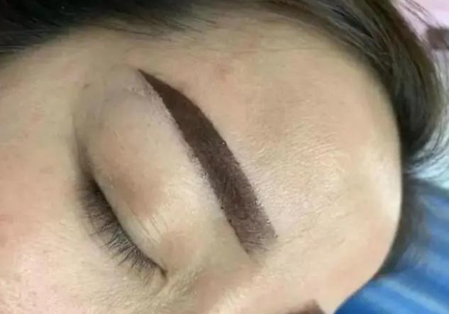 黑丝 为什么女星从不去纹“纹眉”？对比完这些图后，后悔没早知道
