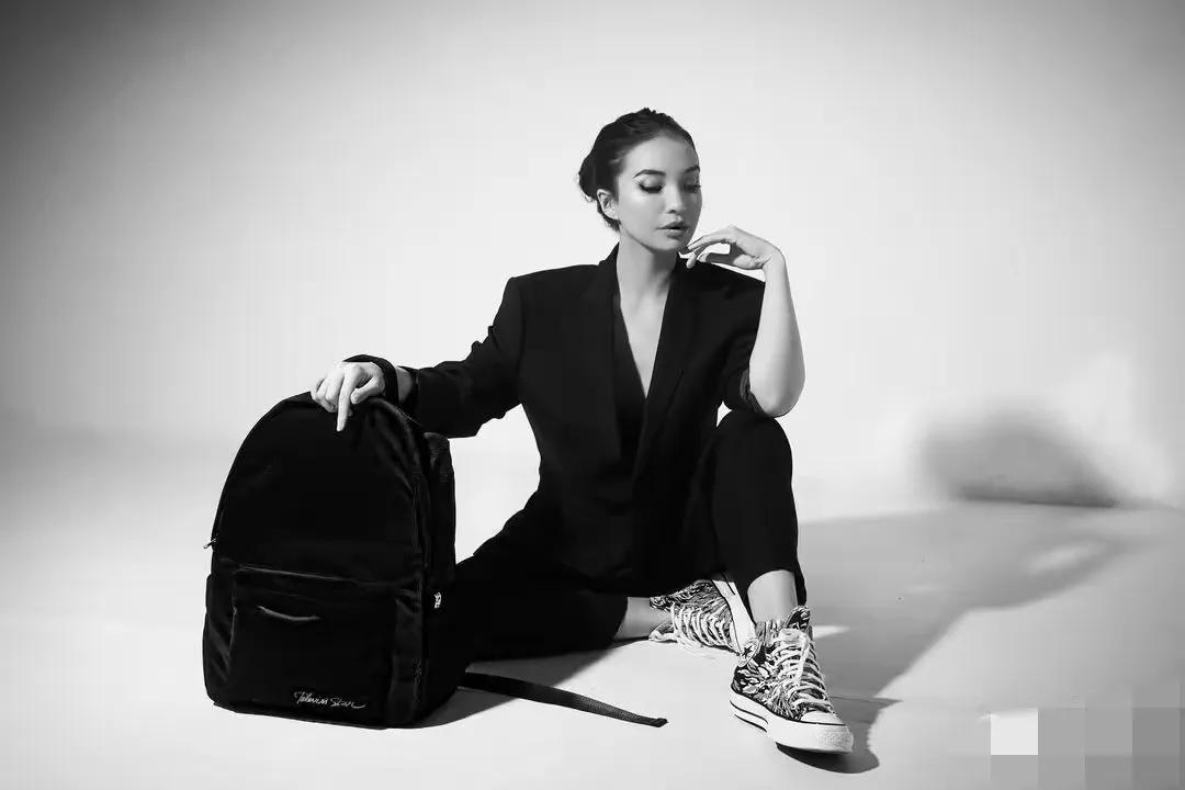 超模|马来西亚最惨王妃 名模出身却被母亲背叛 遭丈夫家暴 后逃出活成自我