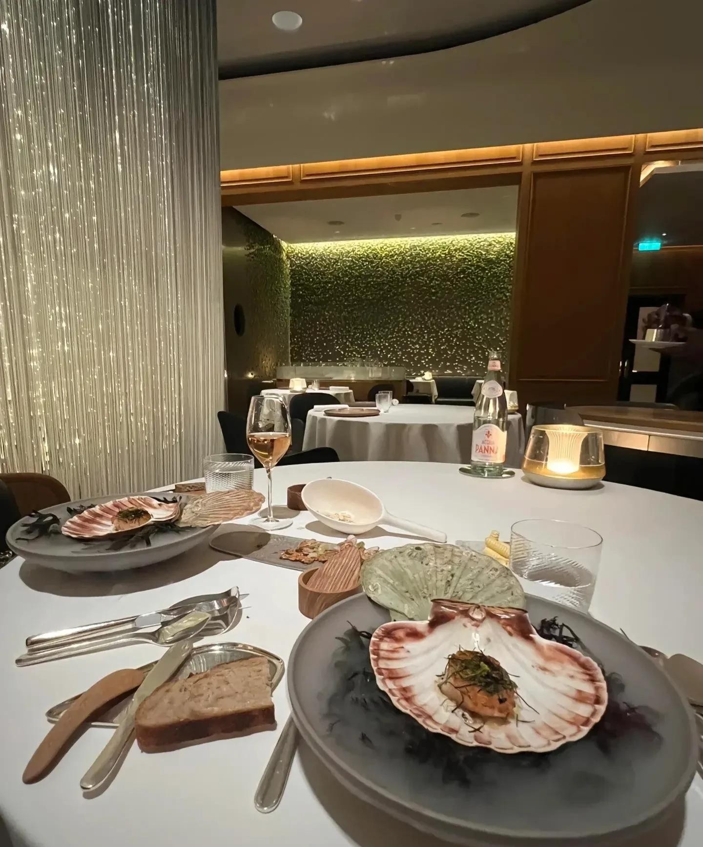 |李湘14岁女儿晒英国生活!出门坐劳斯莱斯,住千万奢华别墅显潇洒