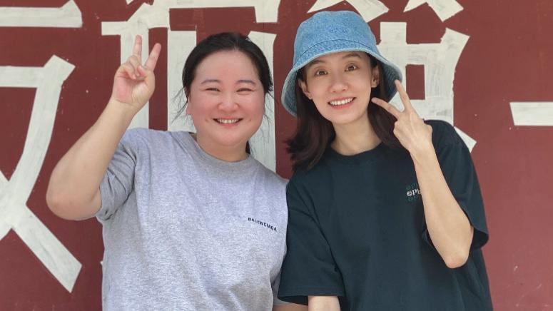 长空之王|瘦了！贾玲被曝生子后露面，与张小斐身形相近，41岁生日超开心