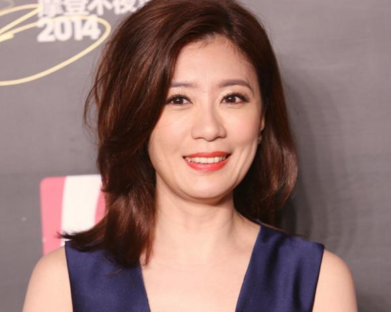 这次,49岁的贾静雯就是“情史太乱”的典型代表