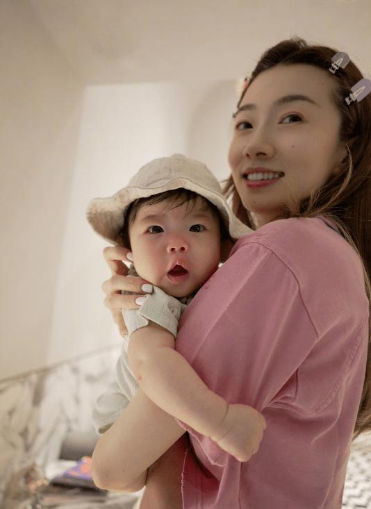 程晓玥曝光产女细节,全程无痛苦,网友:有钱就是好!