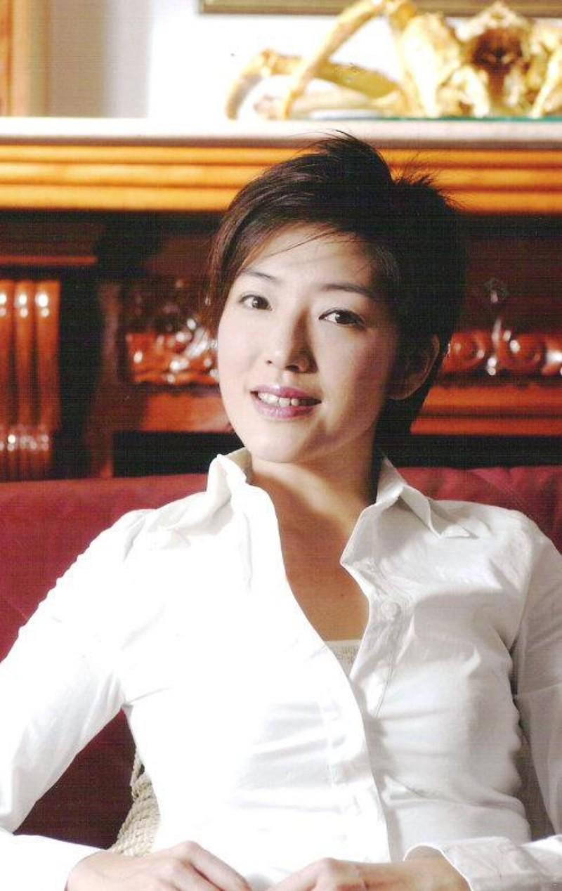 港剧奇怪的审美,这4位演员长相平平,却总当主角演美女,不理解