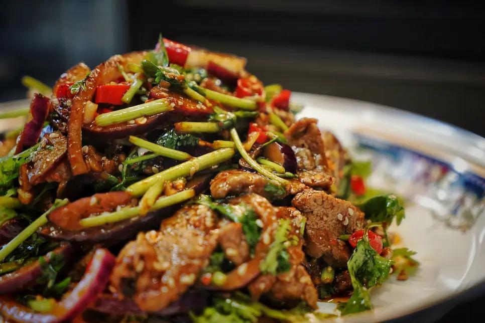 腐竹|买香油时，只要将香油瓶子倒过来，真假香油一晃便知，别买错了